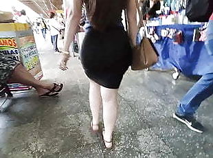 Candid juicy ass in tight skirt
