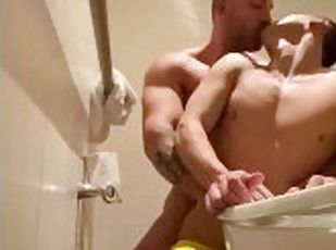 Boy gets fucked on bathroom floor and they almost get caught: only fans com/porfi