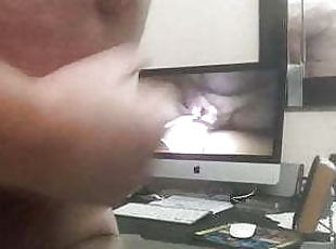 CHUBBY BEAR WANKING TO PORN CREAM PIE JERK OFF 